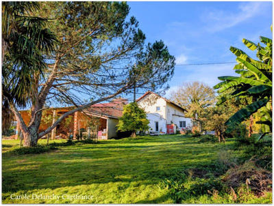 Maison - 200 m² - 8 pièces