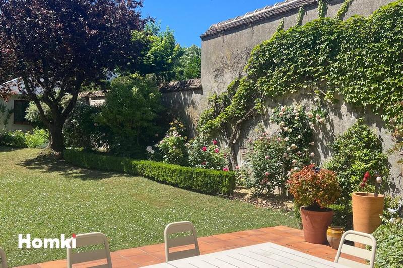 Maison - 252 m² - 11 pièces