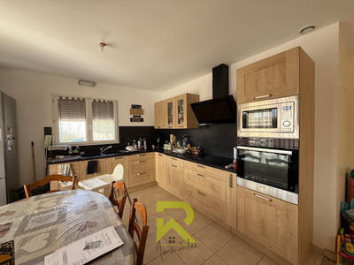 Villa - 93 m² - 4 pièces