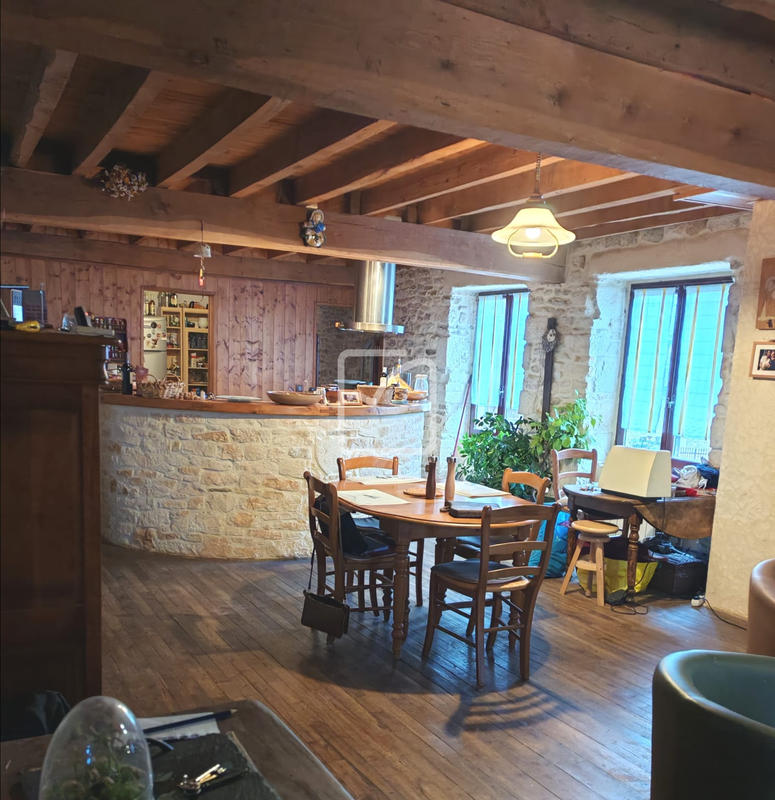 Maison - 179 m² - 6 pièces