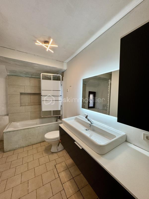 Maison jumelée - 106 m² - 5 pièces