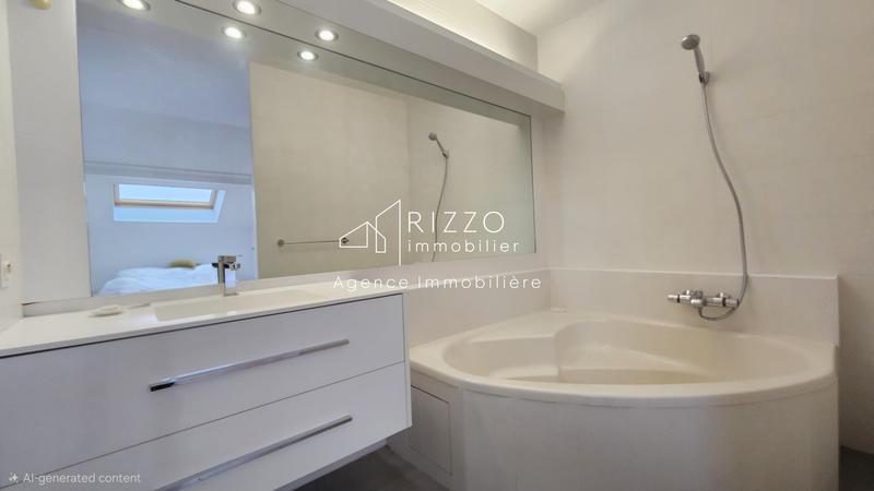 Maison - 180 m² - 6 pièces