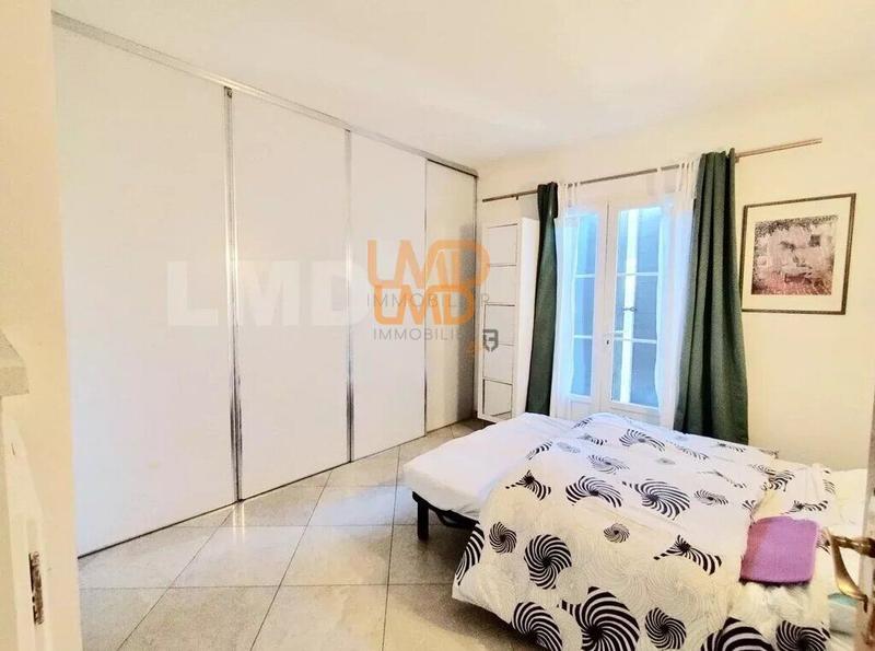 Propriété - 320 m² - 10 pièces