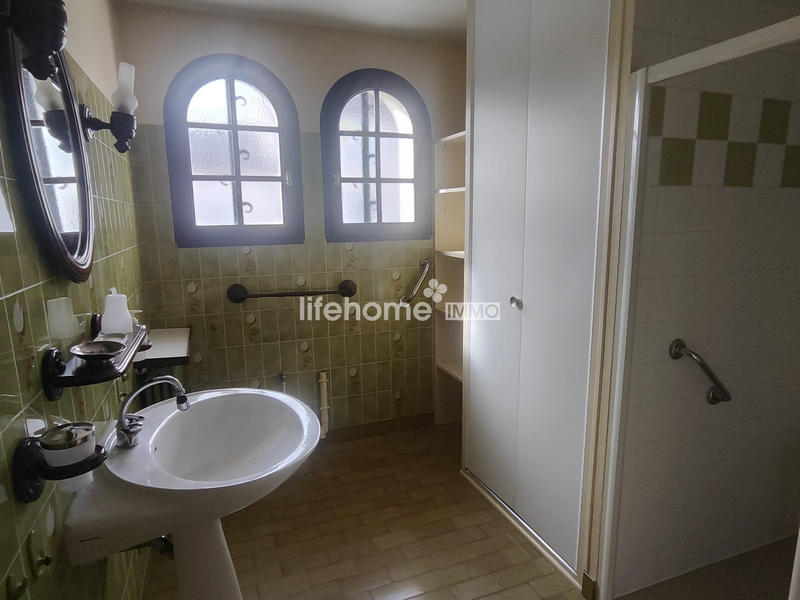 Maison - 253 m² - 8 pièces