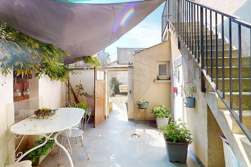 Maison - 245 m² - 6 pièces