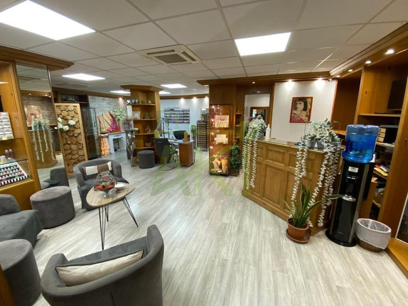 Fonds de commerce - Magasins - 108 m²