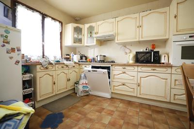 Maison - 99 m² - 5 pièces