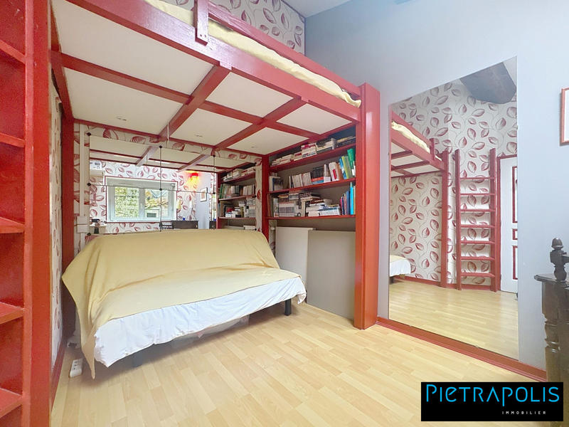 Appartement - 185 m² - 6 pièces