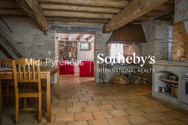 Maison - 585 m² - 18 pièces