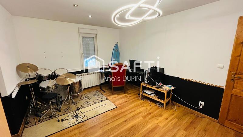 Maison - 244 m² - 8 pièces