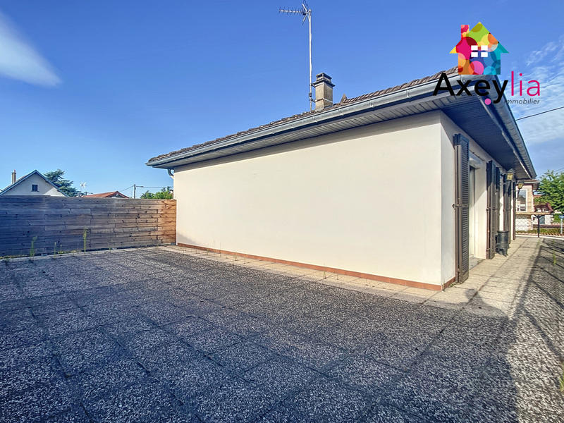 Maison - 99 m² - 5 pièces