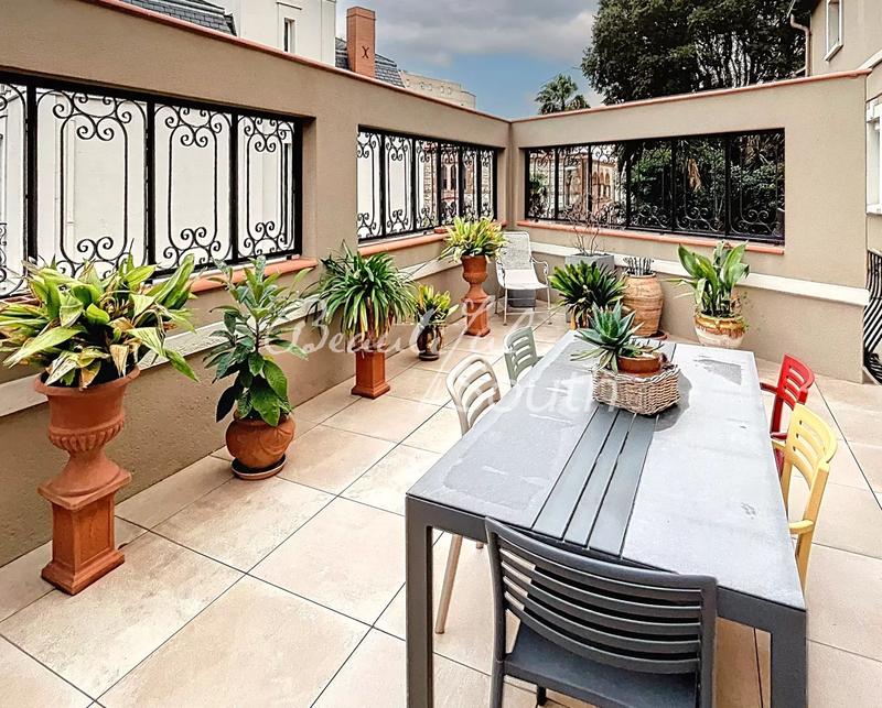 Maison de ville - 297 m² - 8 pièces