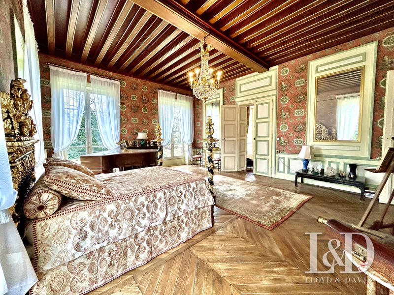 Château - 632 m² - 12 pièces