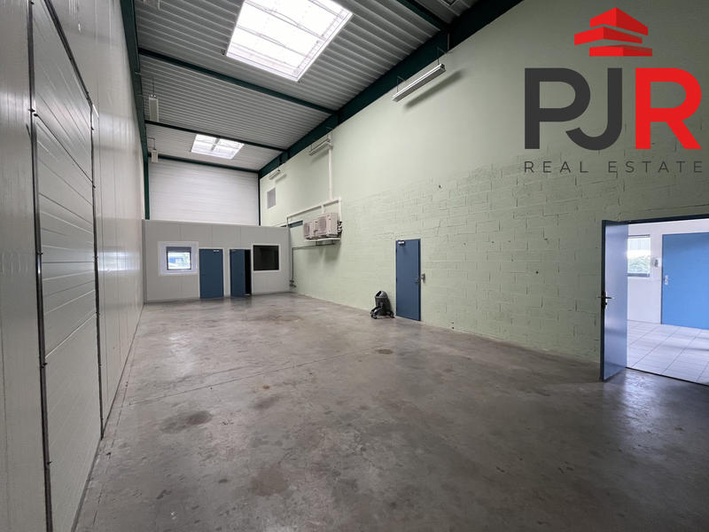 Local d'activités - 326 m²