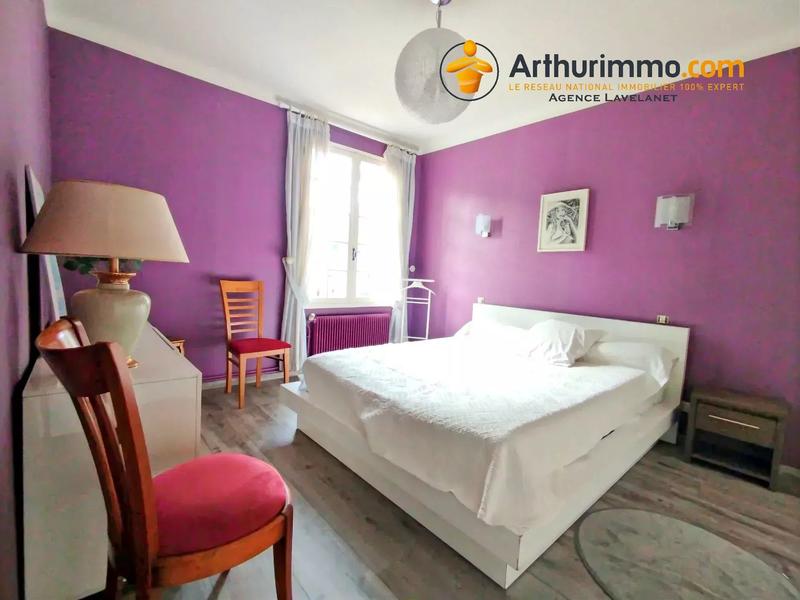 Maison - 275 m² - 10 pièces