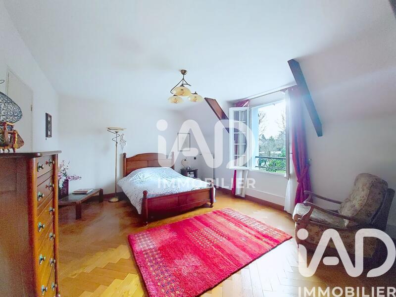 Maison de maîtres - 304 m² - 13 pièces