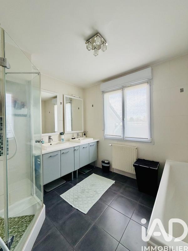 Maison - 136 m² - 6 pièces