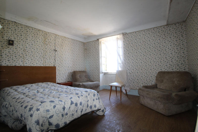 Maison - 235 m² - 8 pièces