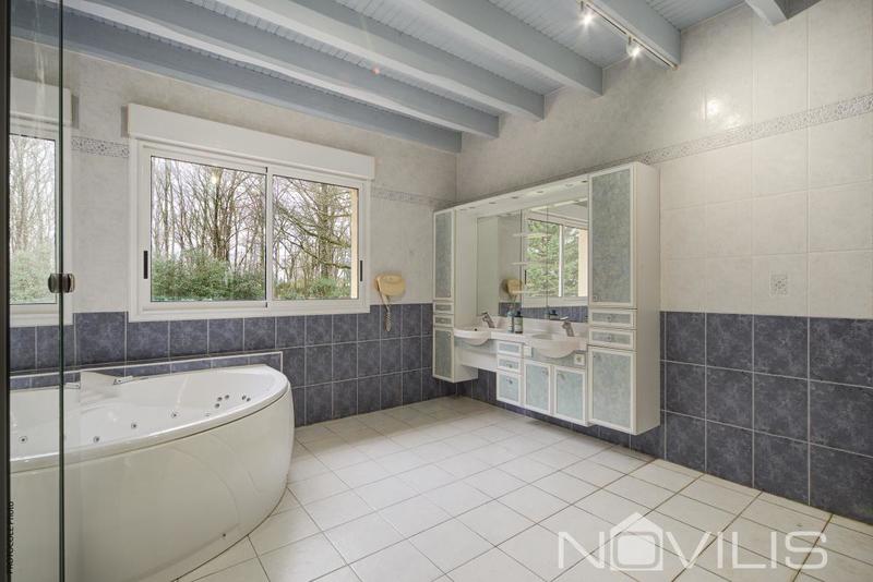 Maison - 200 m² - 5 pièces