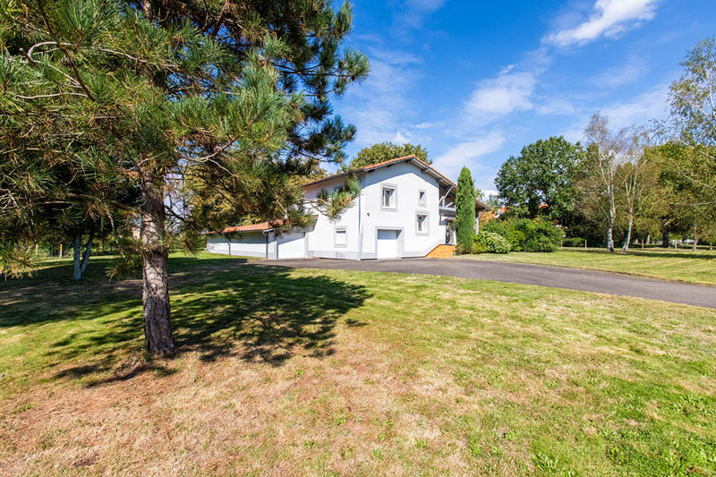 Maison - 140 m² - 7 pièces