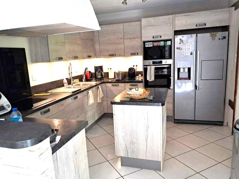 Propriété - 244 m² - 7 pièces