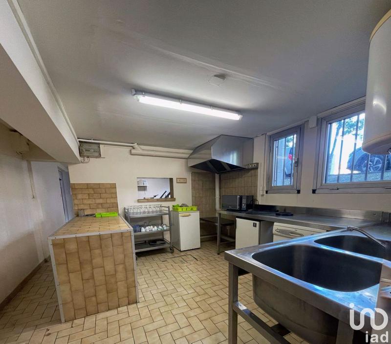 Local commercial - 1 833 m²