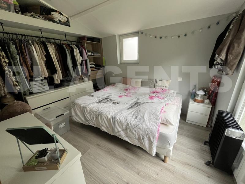 Maison - 270 m² - 10 pièces