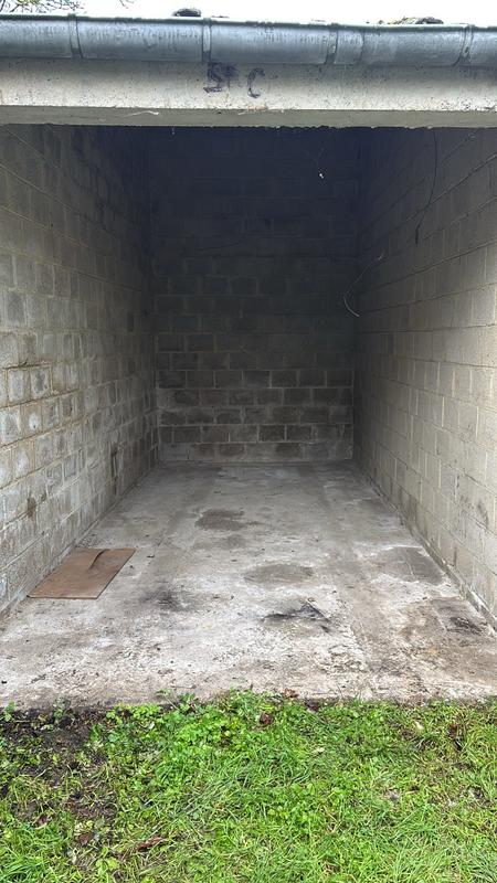 Parking / Garage - 12 m²