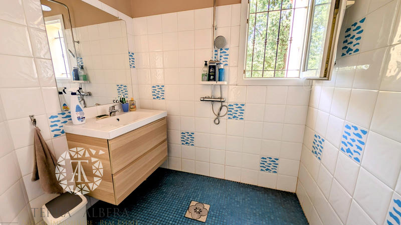 Villa - 254 m² - 8 pièces