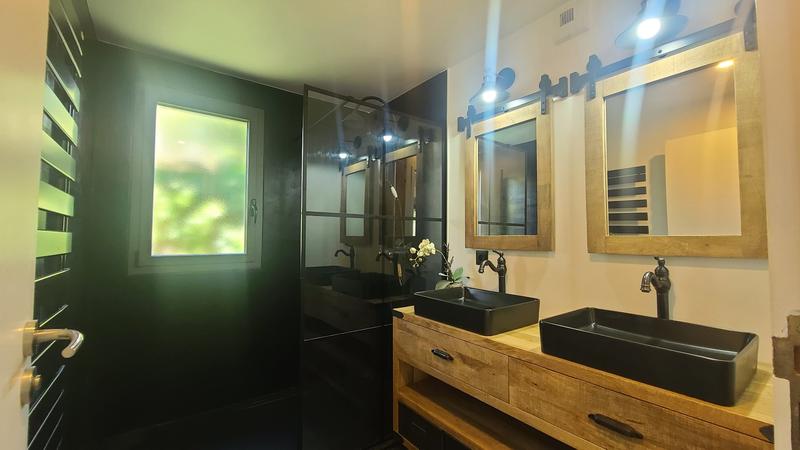 Maison de bois - 160 m² - 5 pièces