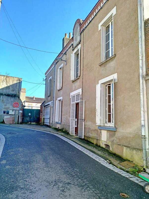 Maison - 173 m² - 9 pièces