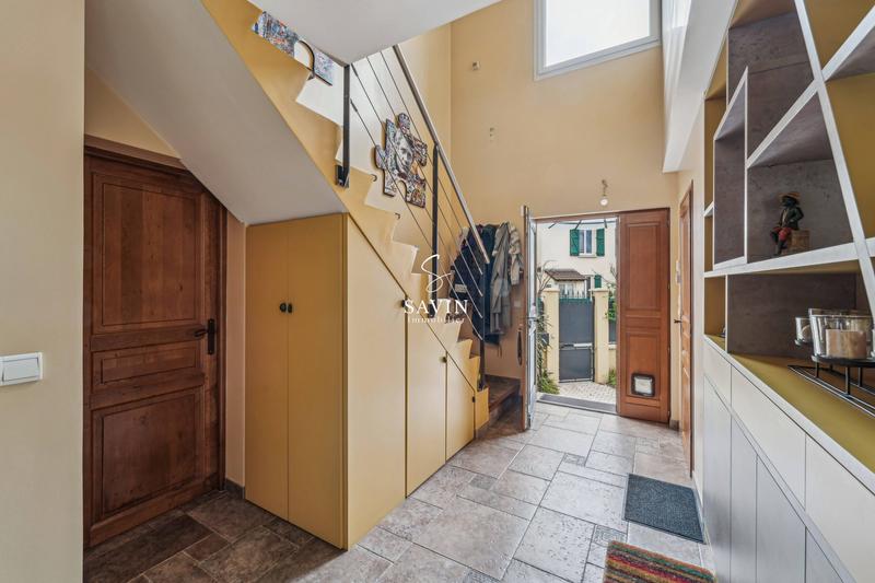 Maison - 296 m² - 5 pièces