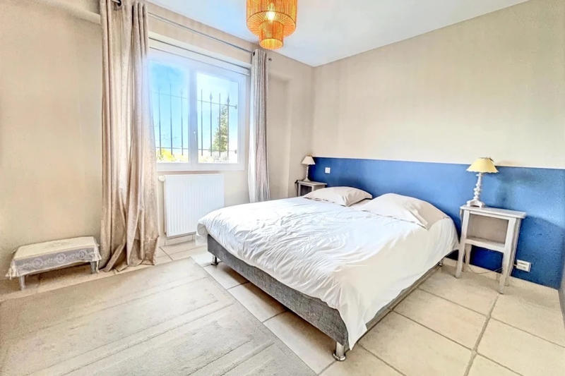 Maison - 310 m² - 8 pièces