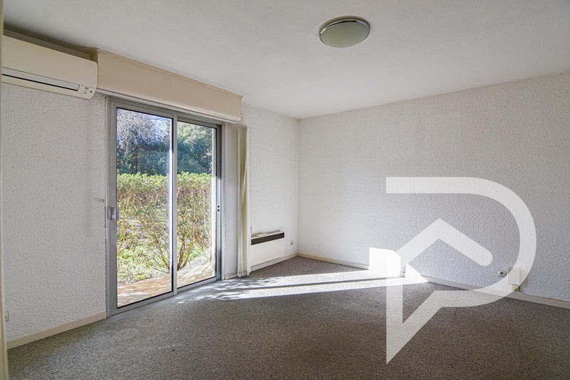 Local commercial - 135 m² - 1 pièce