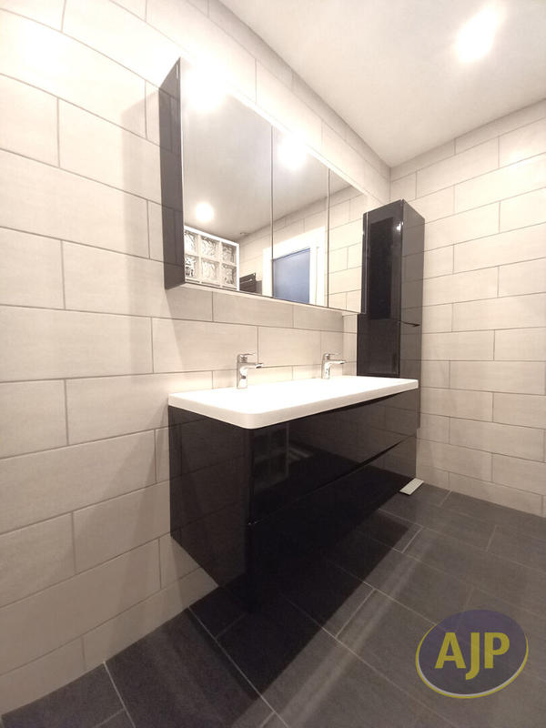 Maison - 137 m² - 7 pièces