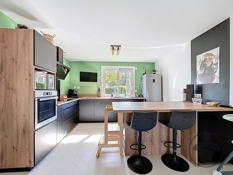 Maison - 95 m² - 4 pièces