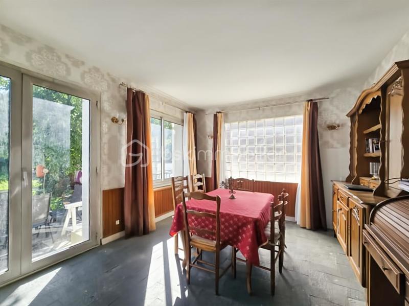 Demeure - 165 m² - 10 pièces