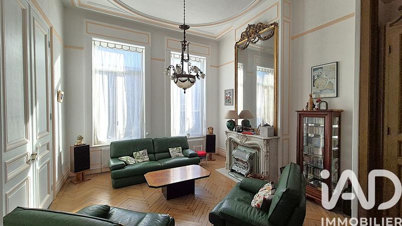 Maison - 302 m² - 11 pièces