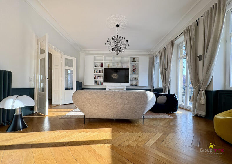 Appartement - 176 m² - 5 pièces