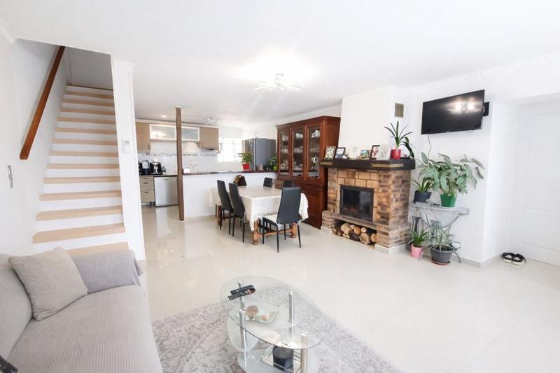 Maison - 102 m² - 5 pièces