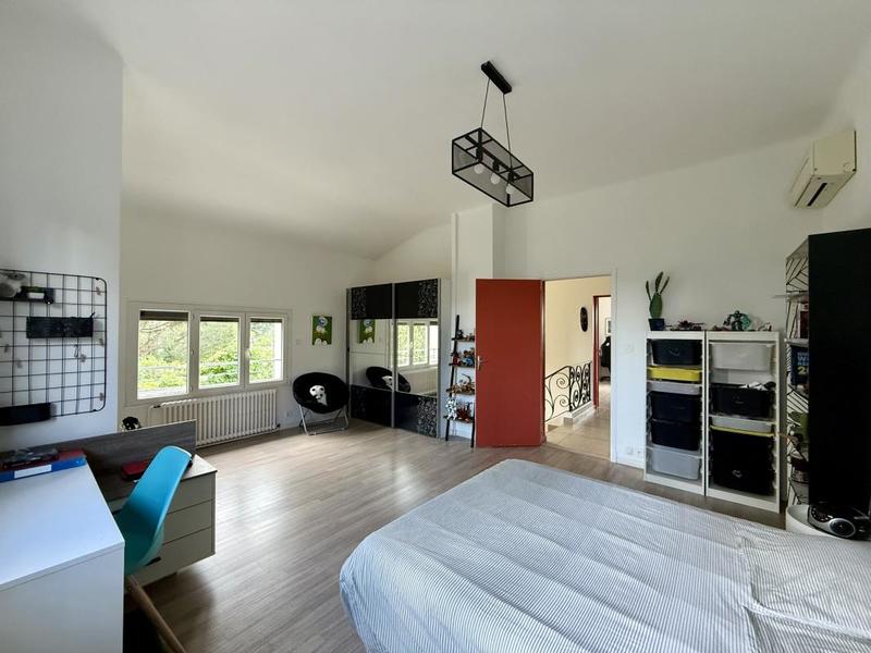 Maison de ville - 243 m² - 6 pièces