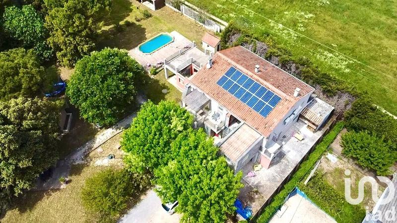 Maison - 303 m² - 19 pièces