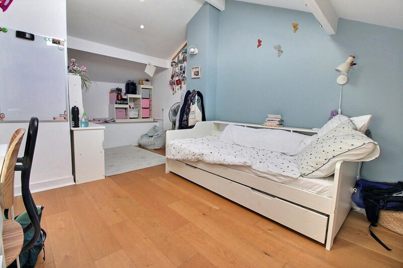 Appartement - 160 m² - 6 pièces