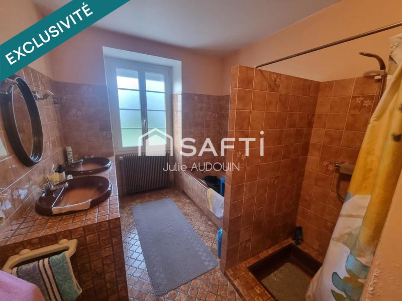 Maison - 250 m² - 12 pièces