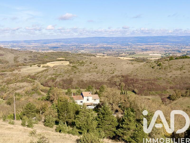 Maison - 280 m² - 15 pièces