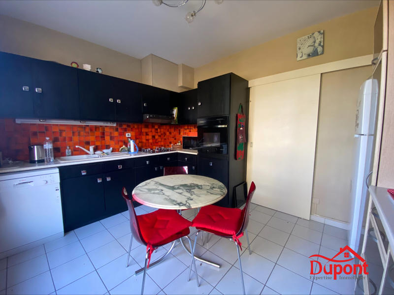 Maison - 200 m² - 7 pièces