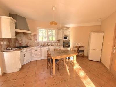 Maison traditionnelle - 100 m² - 4 pièces