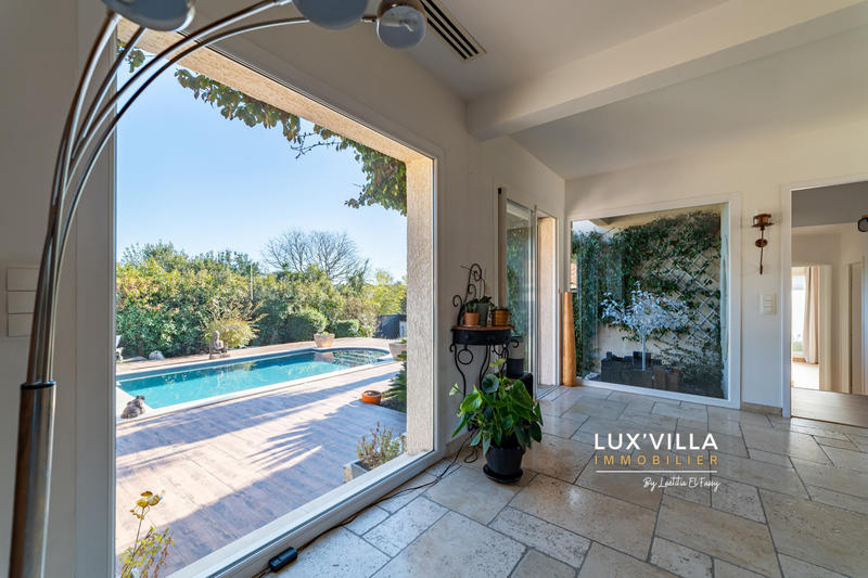 Maison - 251 m² - 8 pièces