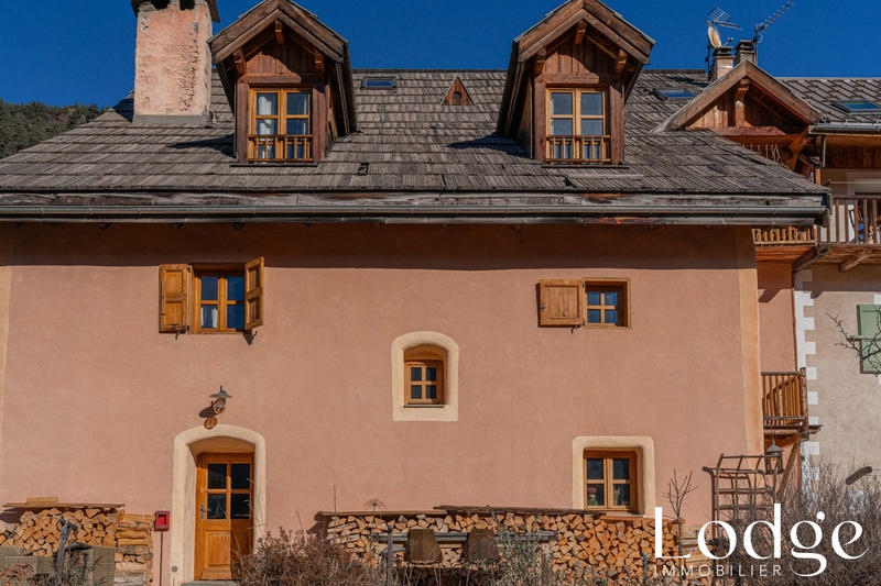 Maison - 440 m² - 12 pièces