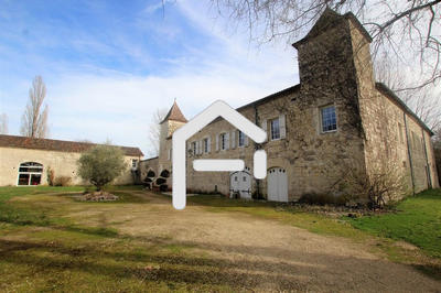 Maison - 943 m² - 24 pièces